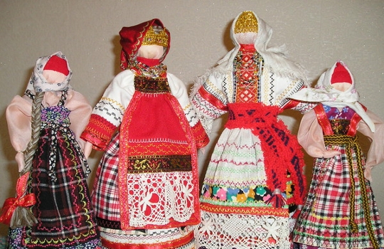 Maslenitsa 인형을 우리 손으로 만듭니다.