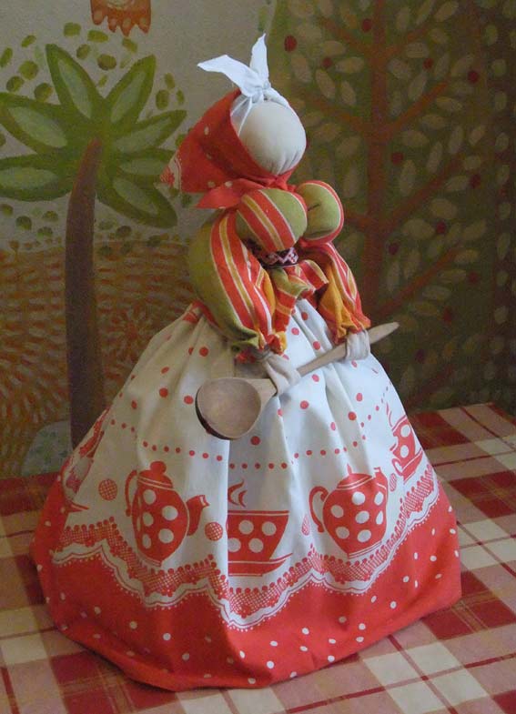 Maslenitsa 인형을 우리 손으로 만듭니다.
