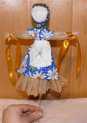 Maslenitsa 인형을 우리 손으로 만듭니다.