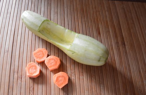 자기 손으로 채소에서 공예