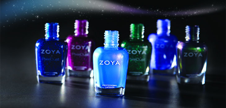 Zoya Enchanted 2016-2017의 바니쉬 축제 컬렉션에서 반짝이는 보석