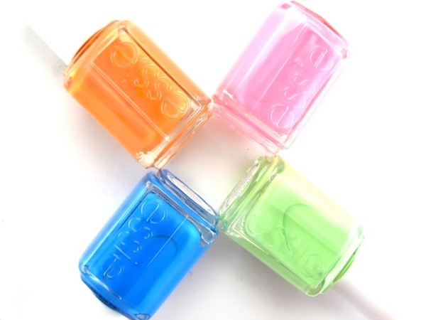 네일 컬렉션에있는 인디언 주제 Essie Resort 2016