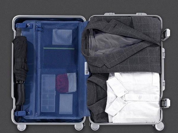 안전한 여행 : "스마트"가방 Xiaomi Smart Suitcase