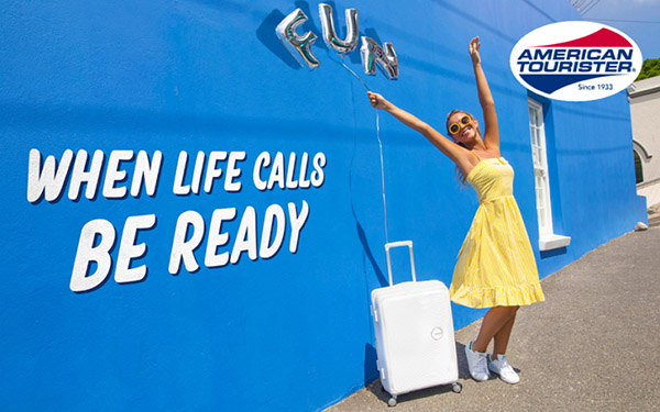 여름 여행 : 밝은 여행 가방 American Tourister Soundbox