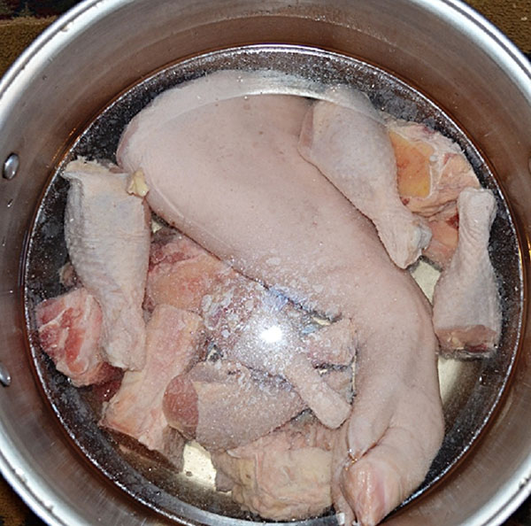 돼지 고기, 정강이, 쇠고기, 닭 다리, 젤라틴 등 단계별로 찍은 사진으로 감기 요리법