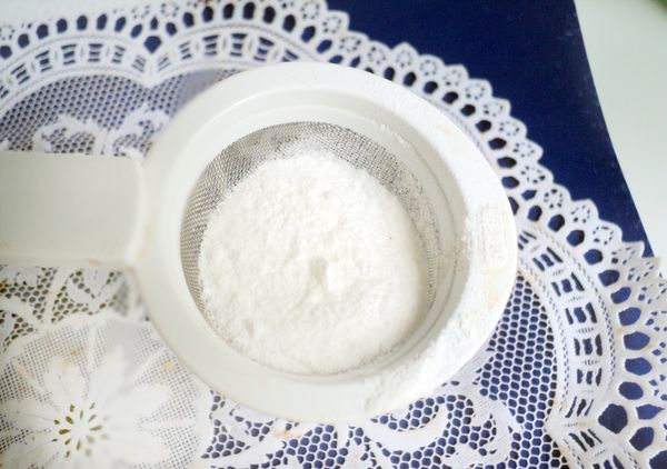 아름다운 서빙과 과일 봉사