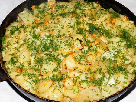 오븐에서 고기와 감자 : 맛있는 요리 방법? 오븐에서 고기와 감자 : 맛있는 요리 방법?