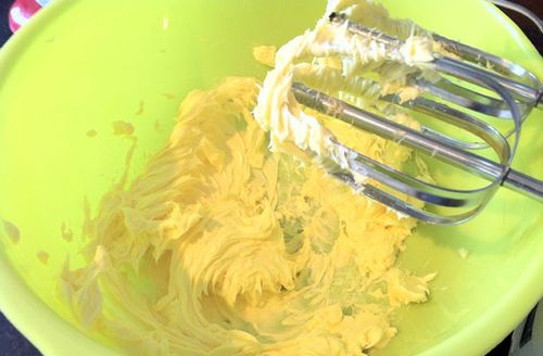 사진과 함께 단계별로 멀티 박스에서 맛있고 특이한 컵 케이크를 만들기위한 제조법