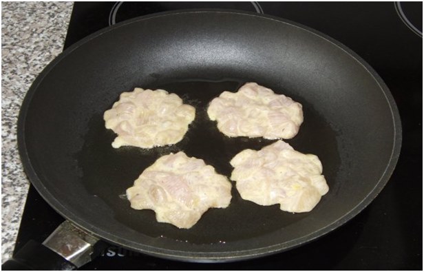 프라이팬에 cutlets