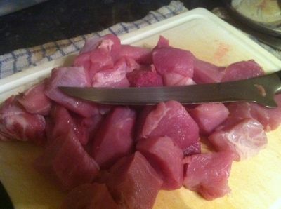 multivarquet에있는 자두를 가진 돼지 고기를위한 조리법 - 맛있은 휴일 조리법