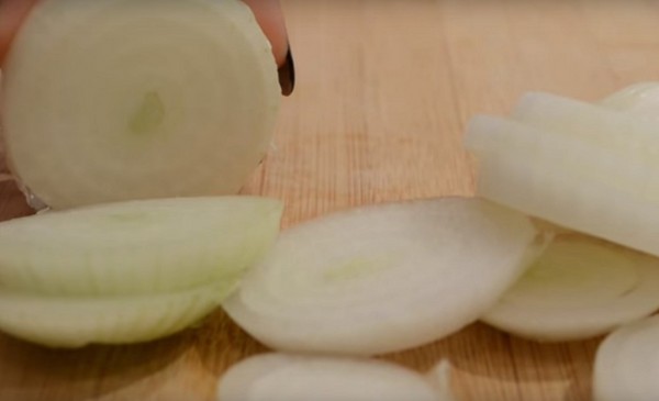겨울의 패티슨, 맛있는 공상 요리법 항아리에 "손가락 핥기"- 소금에 절인 것, 소금에 절인 것, 살균하지 않고