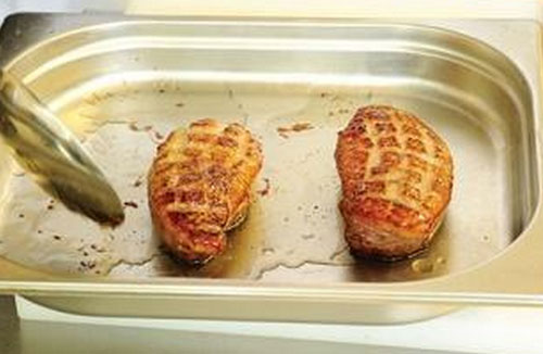 베이킹 트레이에 올려 놓다. 