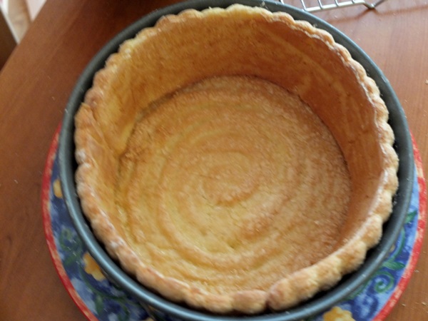 오븐에서 무성한 샬롯 - 간단하고 맛있는 요리법