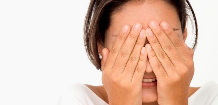눈앞의 검은 점들 : 그들은 위험한가요?