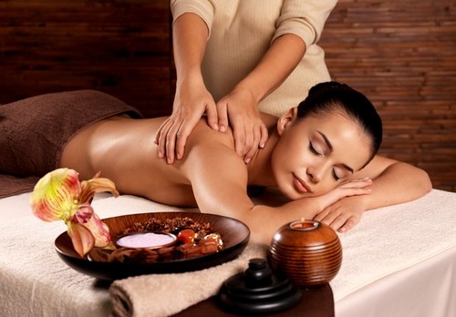 크라운 타이 스파 (CROWN THAI SPA)의 태국 마사지 - 행복의 손길
